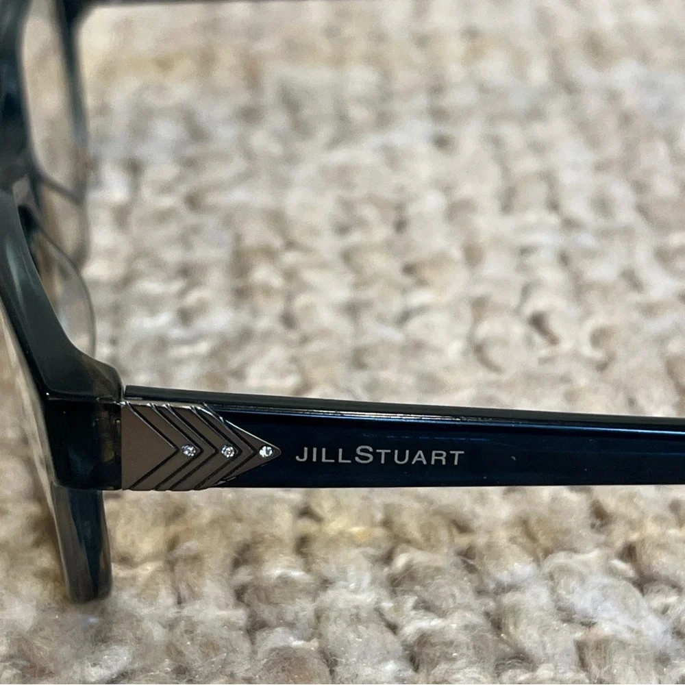 Jill Stuart jill stuart